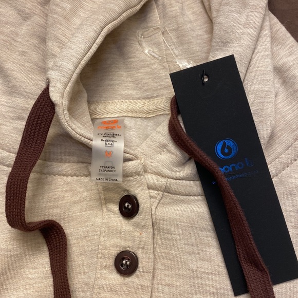 Mono B cropped hoodie - Picture 3 of 3